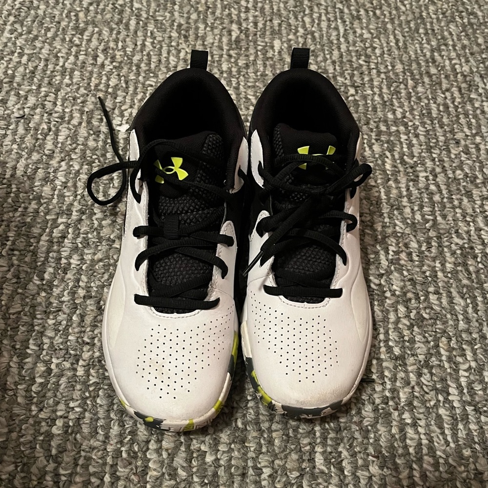 Under Armour big boys size 6 high tops